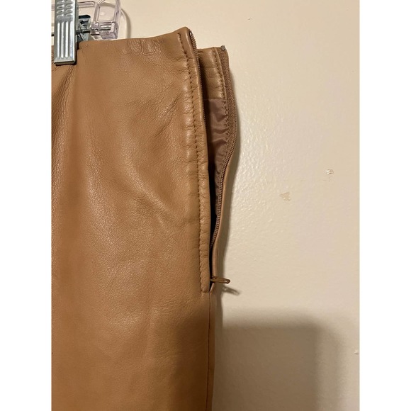 Danier Soft Leather Pants Women's Size 8 camel color - Picture 2 of 5